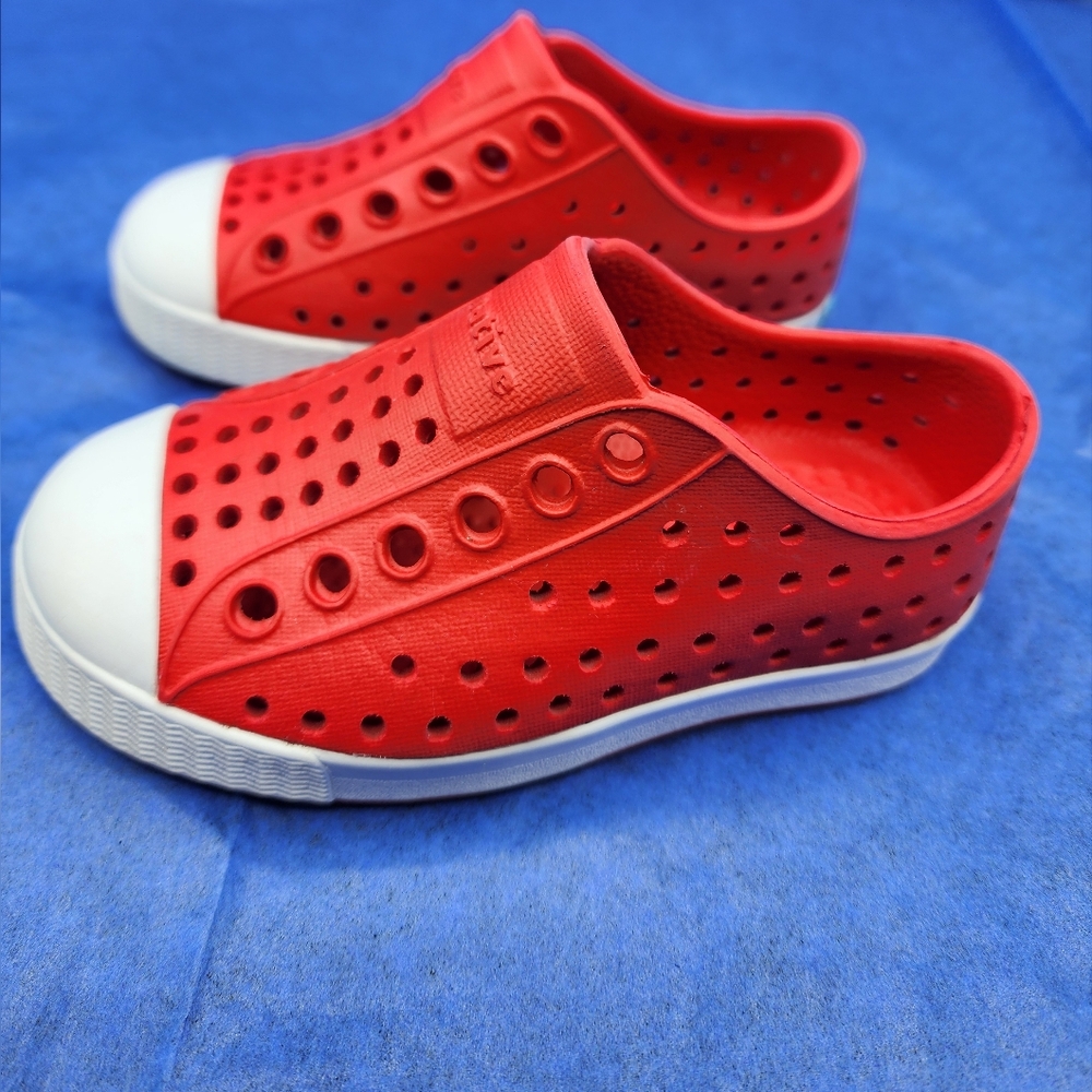 🌿SOLD!🌿Native Shoes size C6 toddler